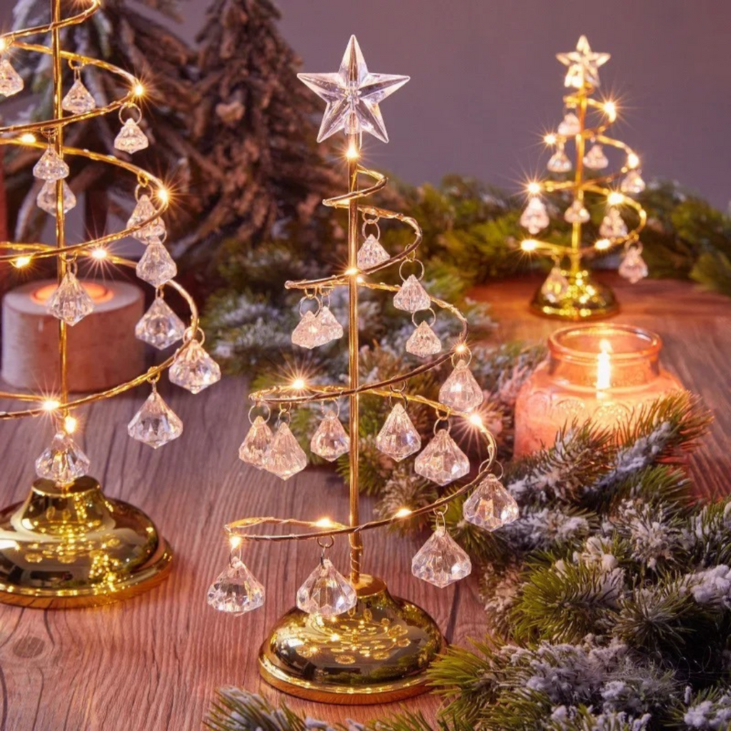 Árvore de Natal em Metal Iluminada com Luzes e Pingentes